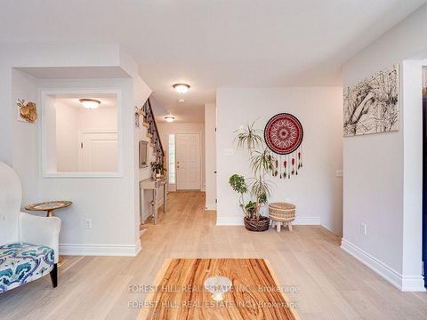 Photo 13 at 70 Shoniker Drive, Summerhill Estates, Newmarket