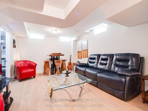 Photo 25 at 70 Shoniker Drive, Summerhill Estates, Newmarket