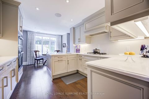 Photo 4 at 227 - 1900 Bayview Avenue, York Mills, Toronto