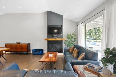 Photo 5 at 18 Winsdale Road, Markland Wood, Toronto