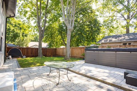 Photo 32 at 18 Winsdale Road, Markland Wood, Toronto