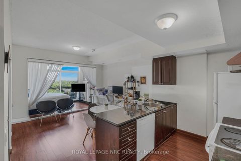 Photo 6 at PH 6 - 15 Maplewood Avenue, Cedarvale, Toronto