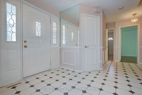 Photo 7 at 20 Mossgrove Trail, Windfields, Toronto