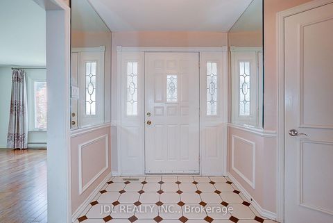 Photo 8 at 20 Mossgrove Trail, Windfields, Toronto