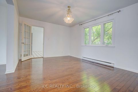 Photo 16 at 20 Mossgrove Trail, Windfields, Toronto