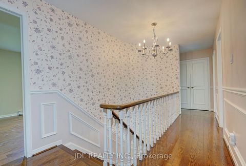 Photo 29 at 20 Mossgrove Trail, Windfields, Toronto