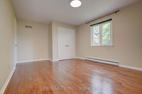 Photo 36 at 20 Mossgrove Trail, Windfields, Toronto