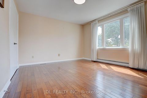 Photo 40 at 20 Mossgrove Trail, Windfields, Toronto