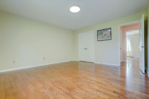Photo 42 at 20 Mossgrove Trail, Windfields, Toronto