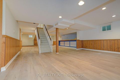 Photo 44 at 20 Mossgrove Trail, Windfields, Toronto
