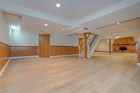 Photo 45 at 20 Mossgrove Trail, Windfields, Toronto