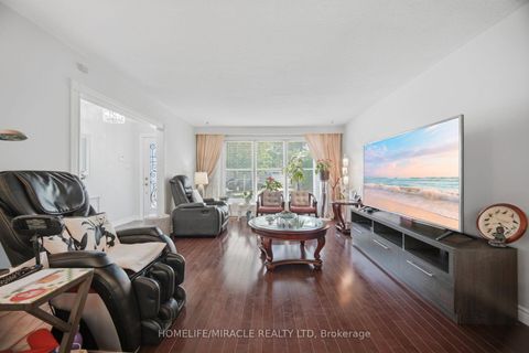 Photo 5 at 25 Furness Crescent, Clairville, Toronto