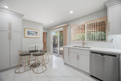Photo 11 at 25 Furness Crescent, Clairville, Toronto