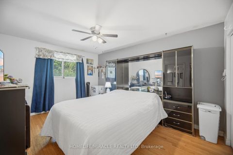 Photo 15 at 25 Furness Crescent, Clairville, Toronto