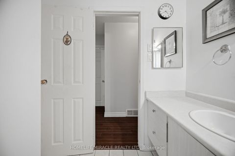 Photo 20 at 25 Furness Crescent, Clairville, Toronto