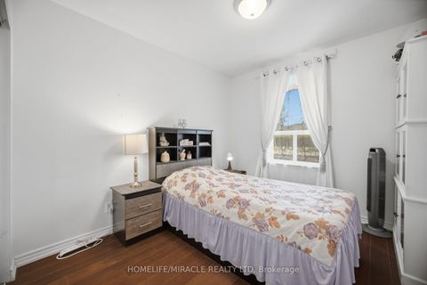Photo 23 at 25 Furness Crescent, Clairville, Toronto