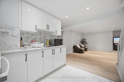 Photo 33 at 25 Furness Crescent, Clairville, Toronto
