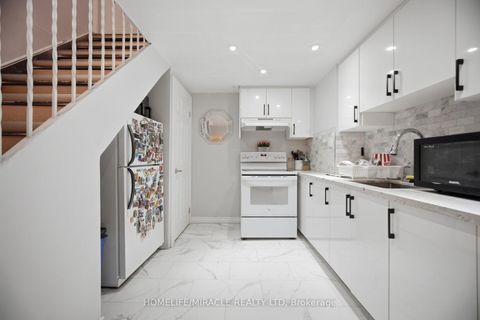 Photo 34 at 25 Furness Crescent, Clairville, Toronto