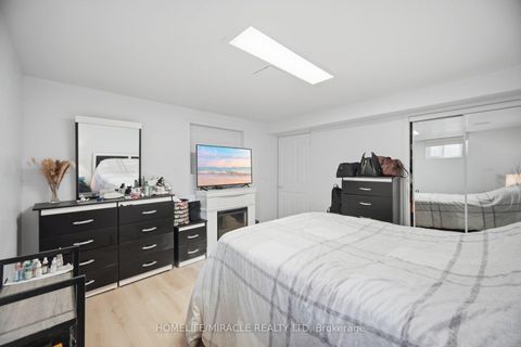 Photo 37 at 25 Furness Crescent, Clairville, Toronto