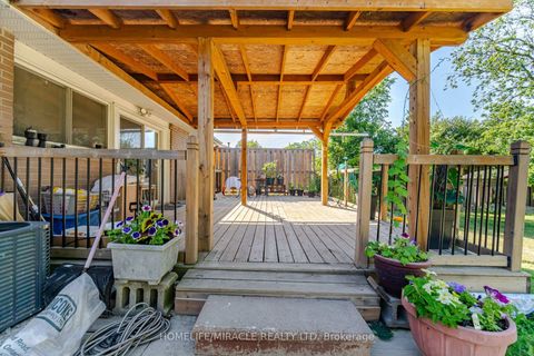 Photo 45 at 25 Furness Crescent, Clairville, Toronto