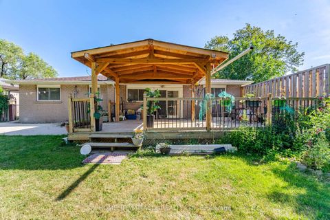 Photo 46 at 25 Furness Crescent, Clairville, Toronto