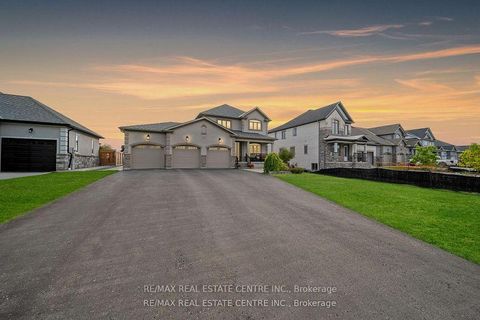 Photo 1 at 303 Sunnybrae Avenue, Stroud, Innisfil