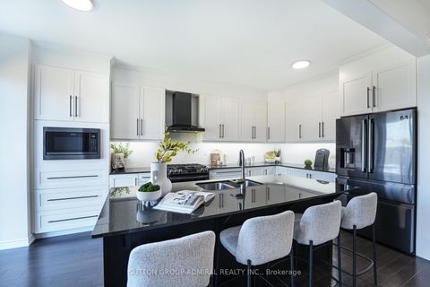 Photo 7 at 18 Morning Sparrow Drive, Kleinburg, Vaughan