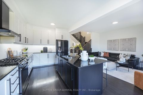 Photo 10 at 18 Morning Sparrow Drive, Kleinburg, Vaughan