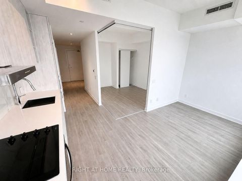 Photo 9 at 5205 - 8 Wellesley Street W, Bay Street Corridor, Toronto