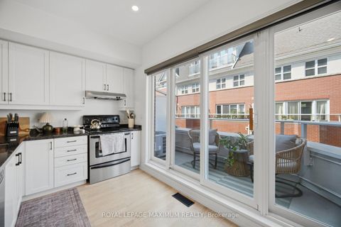 Photo 15 at 37 - 126 Resurrection Road, City Centre West, Toronto