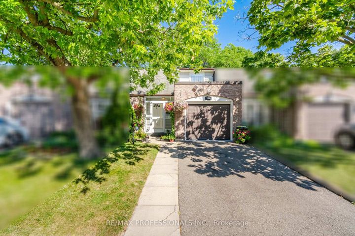 Photo 1 at 114 - 2440 Bromsgrove Road, Clarkson, Mississauga