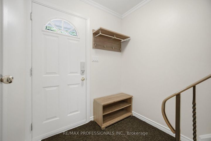 Photo 6 at 114 - 2440 Bromsgrove Road, Clarkson, Mississauga