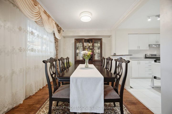 Photo 12 at 114 - 2440 Bromsgrove Road, Clarkson, Mississauga