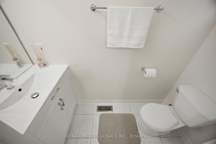 Photo 20 at 114 - 2440 Bromsgrove Road, Clarkson, Mississauga