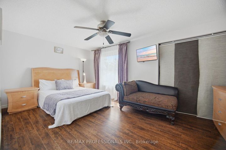 Photo 23 at 114 - 2440 Bromsgrove Road, Clarkson, Mississauga