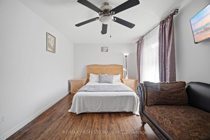 Photo 24 at 114 - 2440 Bromsgrove Road, Clarkson, Mississauga