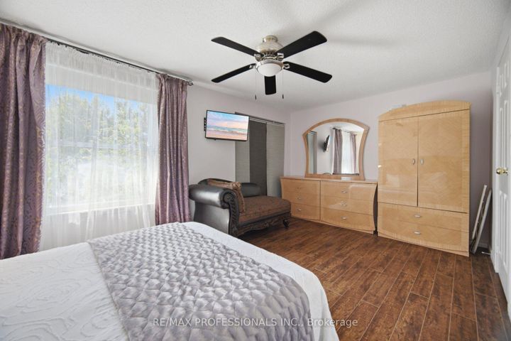 Photo 25 at 114 - 2440 Bromsgrove Road, Clarkson, Mississauga