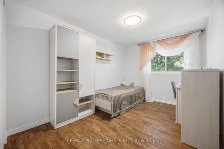 Photo 28 at 114 - 2440 Bromsgrove Road, Clarkson, Mississauga