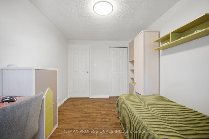 Photo 29 at 114 - 2440 Bromsgrove Road, Clarkson, Mississauga