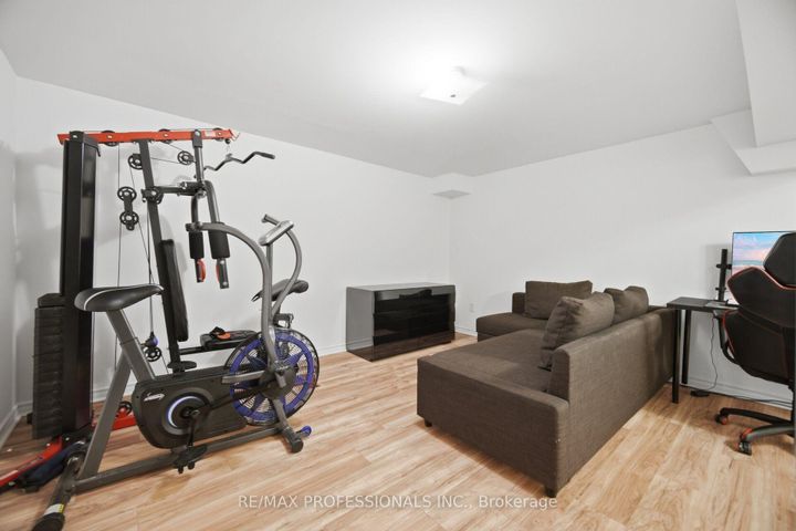 Photo 34 at 114 - 2440 Bromsgrove Road, Clarkson, Mississauga