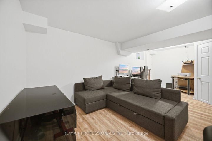 Photo 36 at 114 - 2440 Bromsgrove Road, Clarkson, Mississauga