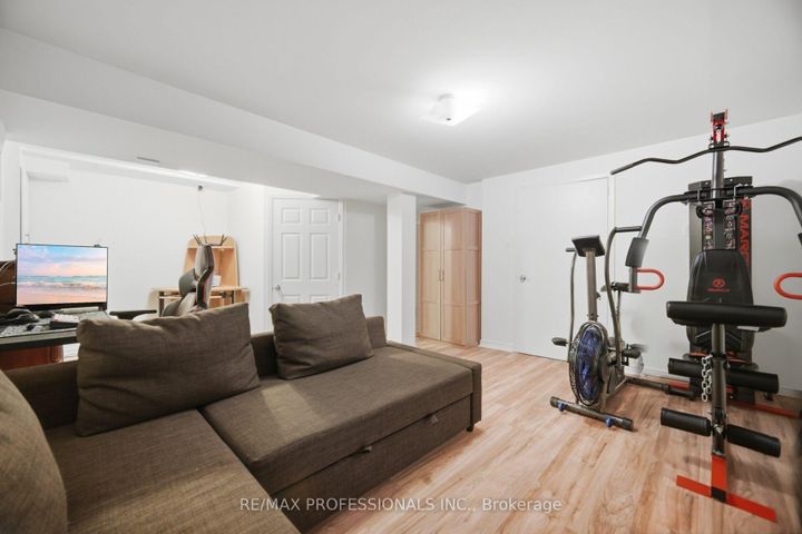 Photo 37 at 114 - 2440 Bromsgrove Road, Clarkson, Mississauga
