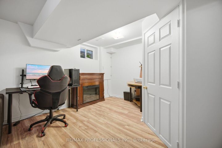 Photo 38 at 114 - 2440 Bromsgrove Road, Clarkson, Mississauga