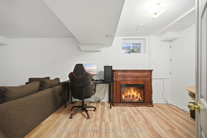 Photo 39 at 114 - 2440 Bromsgrove Road, Clarkson, Mississauga