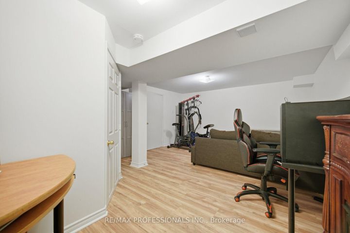 Photo 40 at 114 - 2440 Bromsgrove Road, Clarkson, Mississauga