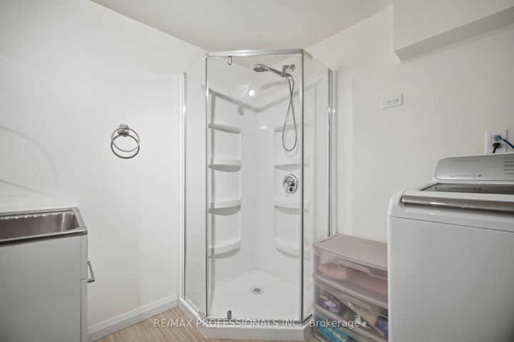 Photo 44 at 114 - 2440 Bromsgrove Road, Clarkson, Mississauga