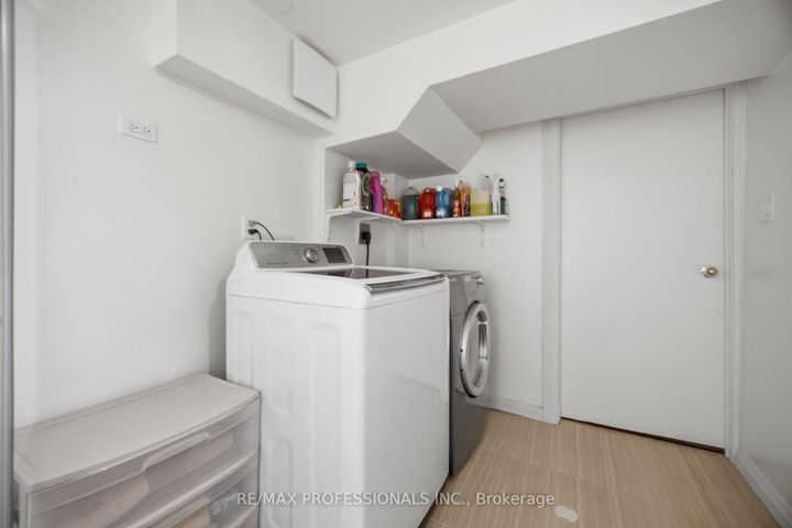 Photo 45 at 114 - 2440 Bromsgrove Road, Clarkson, Mississauga