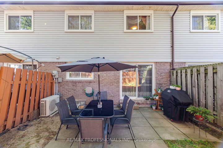 Photo 49 at 114 - 2440 Bromsgrove Road, Clarkson, Mississauga