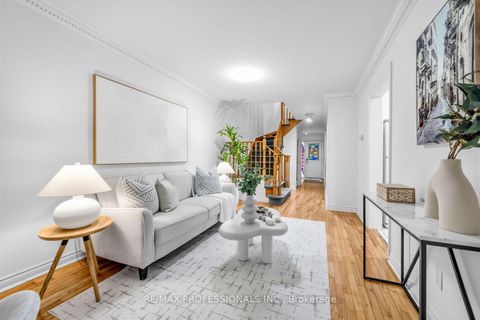 Photo 5 at 7 Briarly Lane, Kingsway South, Toronto