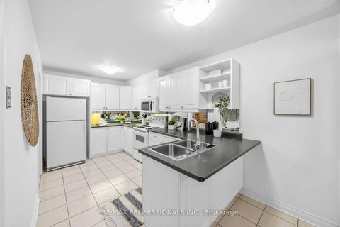 Photo 8 at 7 Briarly Lane, Kingsway South, Toronto